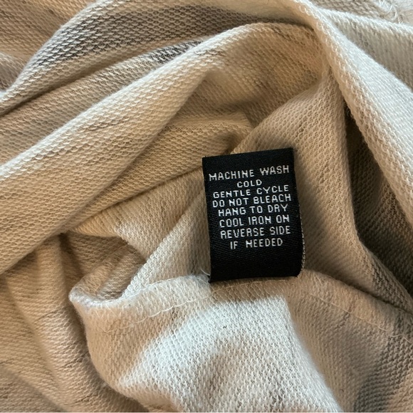 Carbon Men's Cream and Black Hoodie Shirt Size Medium - Picture 8 of 8